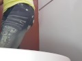 vecina venezolana orinando