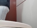 venezolana hermosa orinando