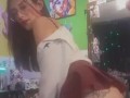 Colegiala caliente quiere tu verga