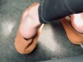 How to drive with ballet flats