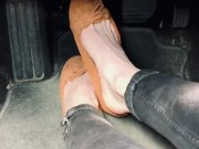 How to drive with ballet flats