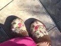 @tici_feet IG tici feet tici_feet walking, black toenails