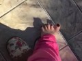 @tici_feet IG tici feet tici_feet walking, black toenails