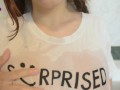 la sexy italiana fa una piccola scopata con la maglietta bagnata