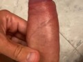 Молодой парень дрочит свой большой и толстый член. Залил спермой весь пол