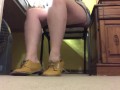 Shoeplay in laced shoes without socks