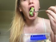world’s biggest narcissistic eats CAESER SALAD