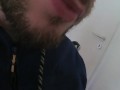 Lusttropfen vom eigenen Schwanz - Precum abgeleckt, probiert und brav geschluckt :-P