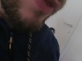 Lusttropfen vom eigenen Schwanz - Precum abgeleckt, probiert und brav geschluckt :-P