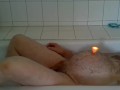 pregman in the bathtub with contractions