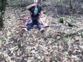 Вышла на прогулку в лес и увидела, как пара лесби трахается. Сняла их на скрытую камеру