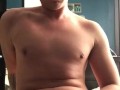 Orgasmo masculino con una gran carga de esperma. Hombre heterosexual con una vergota peluda.