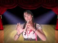 Une fille donne du plaisir avec sa bouche, girl give pleasure with her mouth