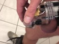 Blaue dicke Eier im E-Stim Käfig
