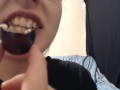 Chewing asmr with nice juicy grapes