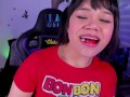 Lila jordan sopla bombas de chicle