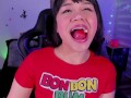Lila jordan sopla bombas de chicle