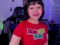 Lila jordan sopla bombas de chicle