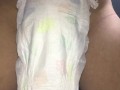 030 パンティをかぶせ、おもらししたおむつを巻き付けてオナニー！