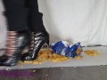 Black ankelboots crushing food