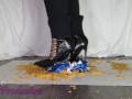Black ankelboots crushing food