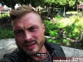 Deutsche Tattoo Blondine mit intim piercing beim outdoor pov sexdate