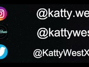 Красотка в короткой юбке соблазняет сводного брата стриптизом