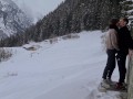 pour faire l'amour DANS LA NEIGE pendant une RANDONNÉE, plein air forêt et chant des oiseaux