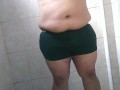 Trying to take a bath I masturbate / Tratando de tomar un baño me masturbo