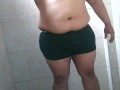 Trying to take a bath I masturbate / Tratando de tomar un baño me masturbo