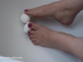 Crushing eggs with my lovely feet, crush food