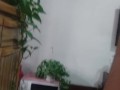 大男孩穿剪开的小热裤，玩弄阴茎，展示性感屁股和阴毛