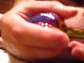 j'enfonce mon plug anal L multicolor dans mon petit anus