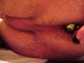 j'enfonce mon plug anal L multicolor dans mon petit anus