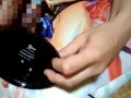 ジーパンタンクトップのスパロボリューネ・ゾルダークのフィギュアに大量ぶっかけオナニー
