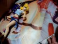 ジーパンタンクトップのスパロボリューネ・ゾルダークのフィギュアに大量ぶっかけオナニー