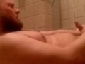 Honění péra před sprchou
