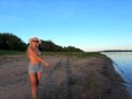 Русская нудистка на берегу реки