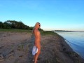 Русская нудистка на берегу реки