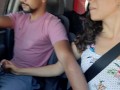 Mi novia me masturba mientras la llevo a casa | Argentina Amateur | ParejaPornhub