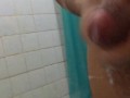 Jalandomela con jabón y agua en la ducha 