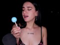 ASMR - CHUPANDO SUCIAMENTE UNA ENORME PALETA