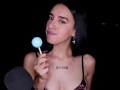ASMR - CHUPANDO SUCIAMENTE UNA ENORME PALETA