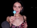 ASMR - CHUPANDO SUCIAMENTE UNA ENORME PALETA