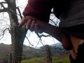 MASTURBÁNDO LA POLLA DE UN DESCONOCIDO EN EL MONTE 
