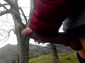 MASTURBÁNDO LA POLLA DE UN DESCONOCIDO EN EL MONTE 