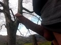 MASTURBÁNDO LA POLLA DE UN DESCONOCIDO EN EL MONTE 