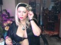 Just pretty woman ))