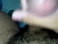 Punheta gostosa e exibindo o pau grande até gozar