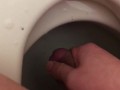 [個人撮影] 日本人 男 オナニー トイレでオナニー パイパン トイレ 射精 精子 無修正 ちんこ 手こき